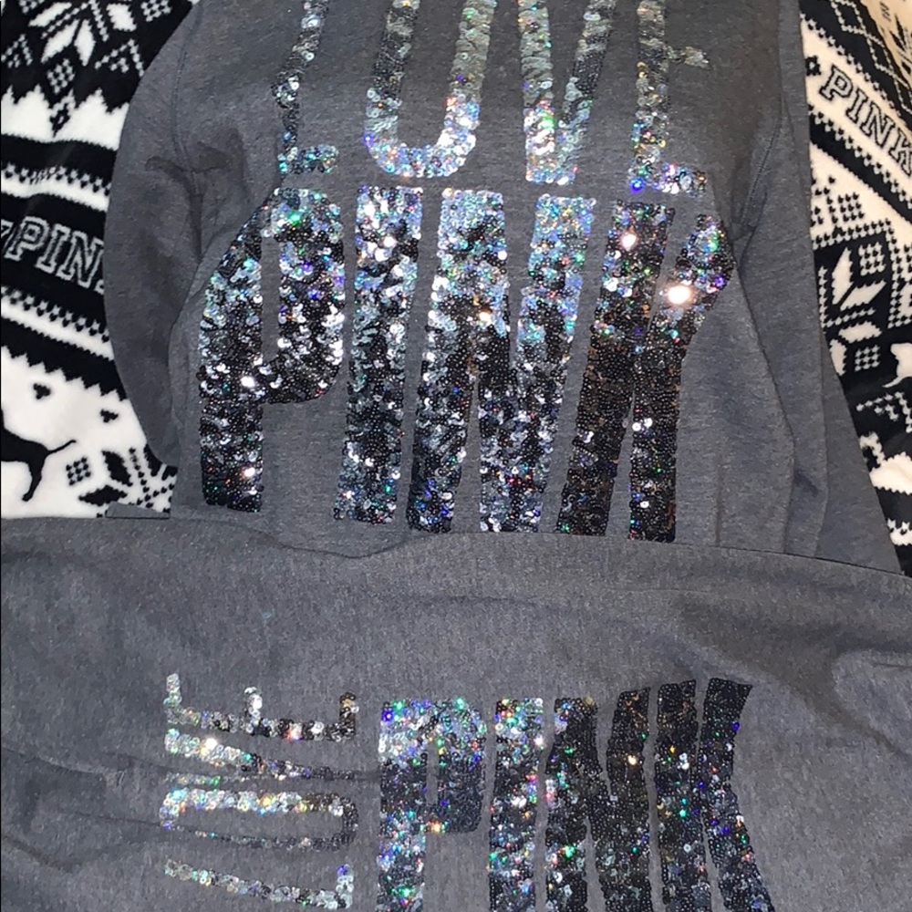 Rare HTF outfit by VS PINK